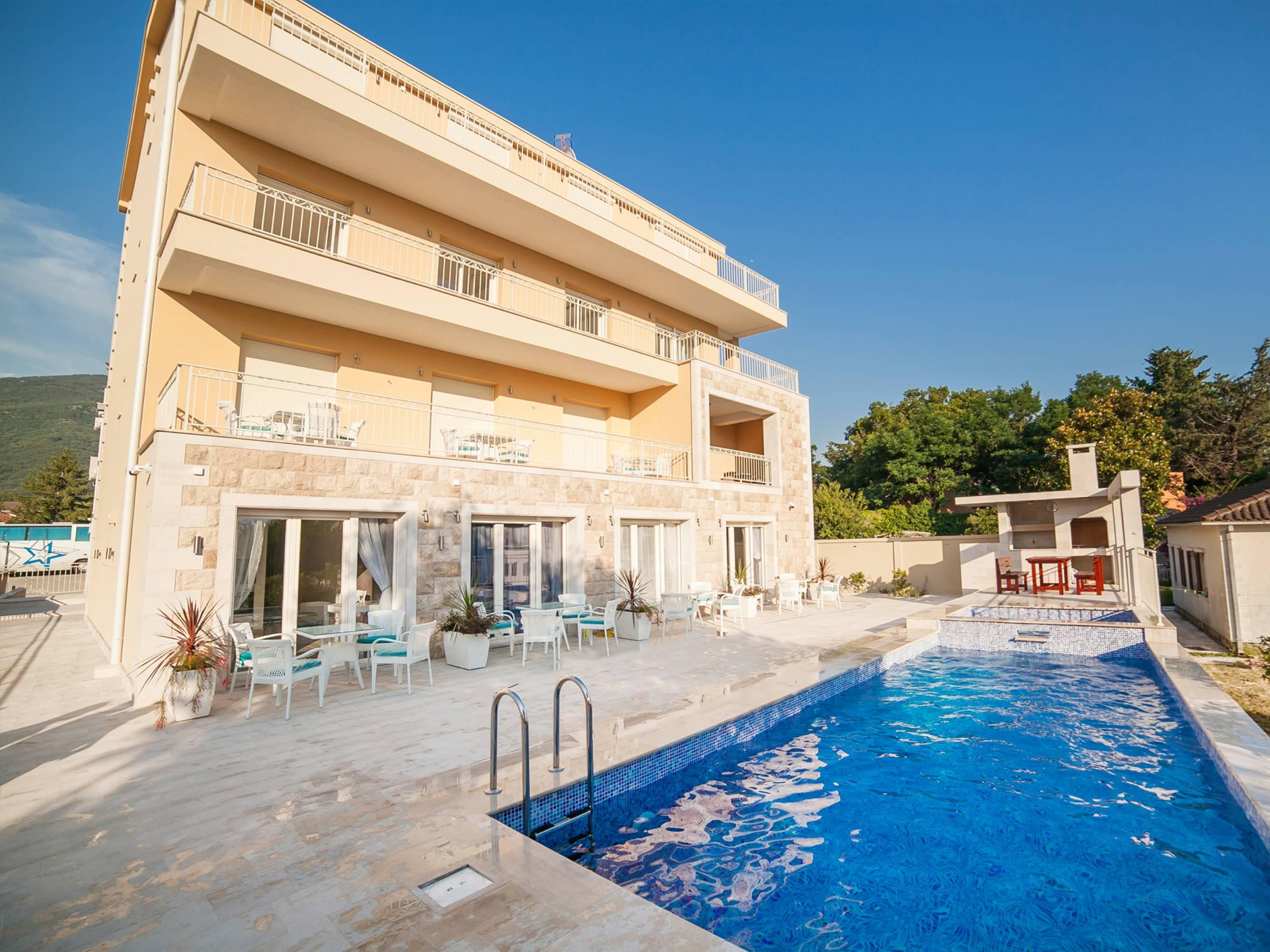 Sea Point Apart Hotel Tivat Luaran gambar